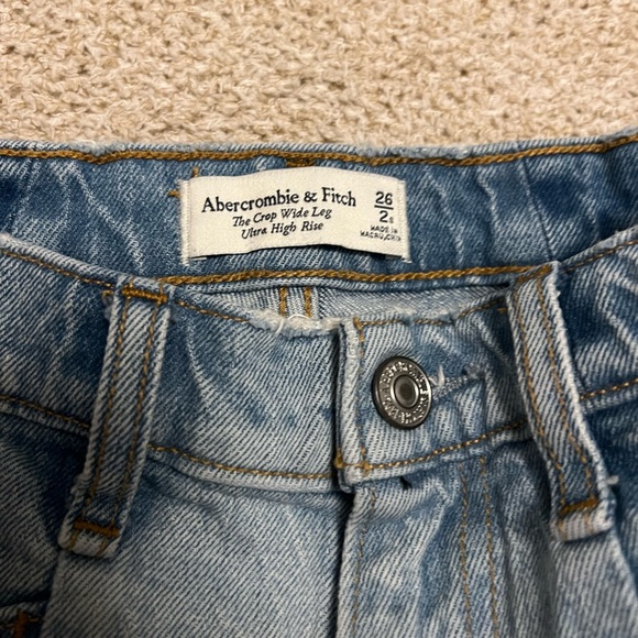 Abercrombie Crop Wide Leg Ultra High Rise 26 Bi Color Denim Jeans - Picture 3 of 4